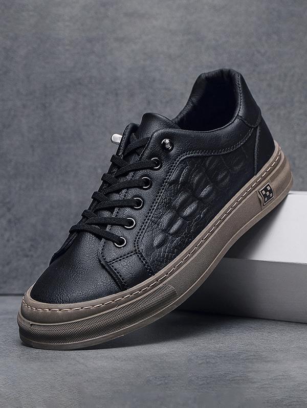Men Textured Minimalist Lace Up Front Skate Shoes