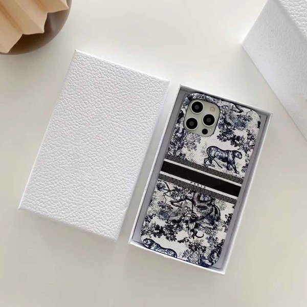 Stylist IPhone Case for Iphone 12PMax/12P/12 /XS MAX 7P/8P 7/8 XR X/XS leather High Elemenrs Modern Stylist Phone Case 2 Style Available