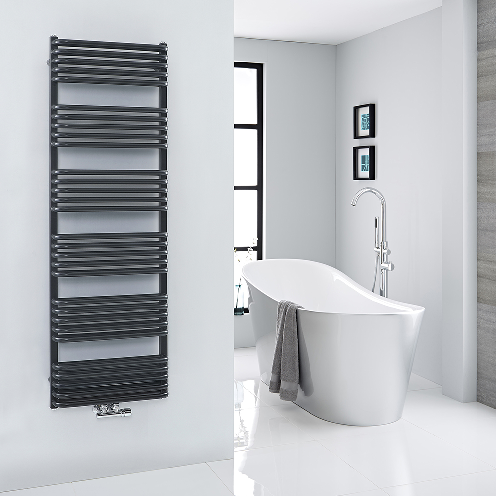 Radiador Toallero con Conexión Central - Curvo - Negro - 1533mm x 500mm - Arch