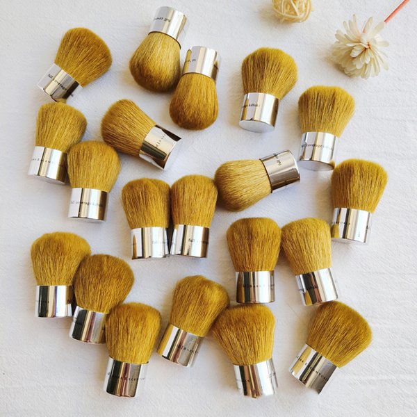 id Escentuals Full Coverage Kabuki Brush